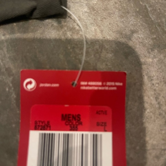 Nike Men's Jordan Training SS Shirt Large Dark Green 872871 355 New With Tags - Picture 5 of 6